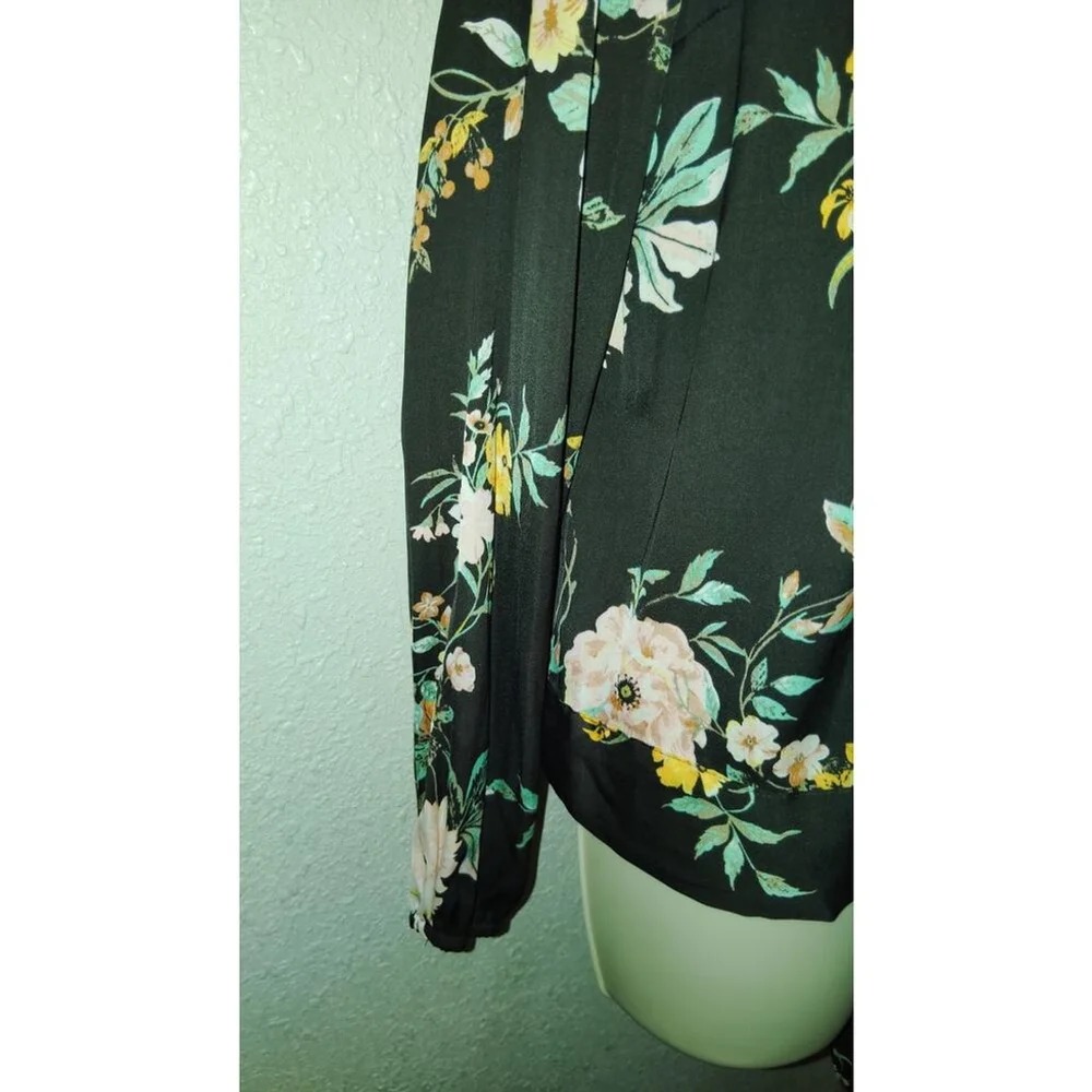 Lauren Conrad Medium Long Sleeved Button Up Black Floral Blouse - Picture 8 of 9